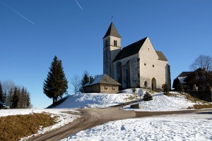 640px-Magdalensberg_Gipfelkirche_Westansicht_20122007_02